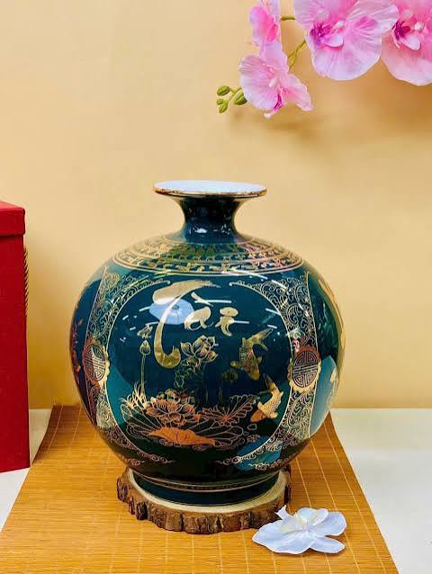 Bình gốm sứ hoàng gia