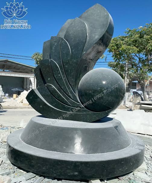 Tượng điêu khắc đá